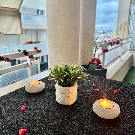 Amour Azur Appartement Pour 2 Avec Jacuzzi Et Terrasse A 2 Minutes De La Mer Vallauris Exterior photo