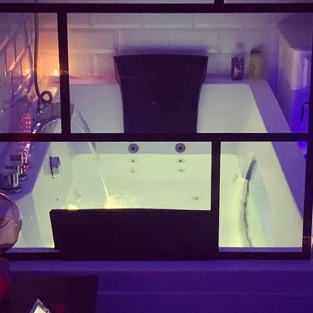 Amour Azur Appartement Pour 2 Avec Jacuzzi Et Terrasse A 2 Minutes De La Mer Vallauris Exterior photo