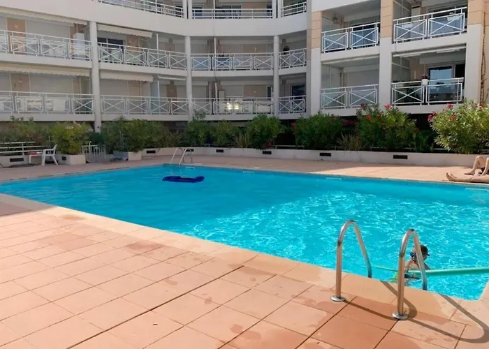 Amour Azur love room avec jacuzzi et piscine