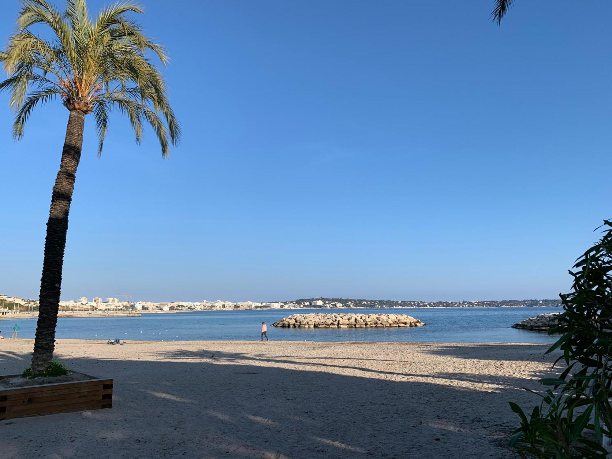 Apartment Azur Pour 2 Avec Jacuzzi Et Terrasse A 2 Minutes De La Vallauris