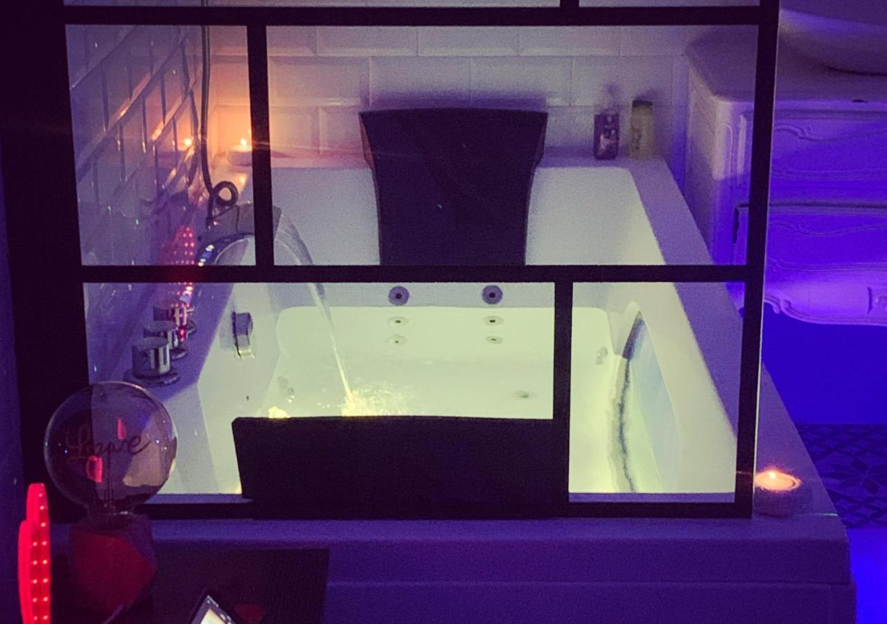 Azur Pour 2 Avec Jacuzzi Et Terrasse A 2 Minutes De La
