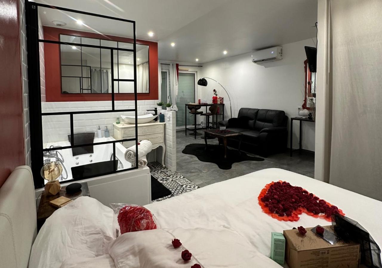 Apartment Azur Pour 2 Avec Jacuzzi Et Terrasse A 2 Minutes De La *
